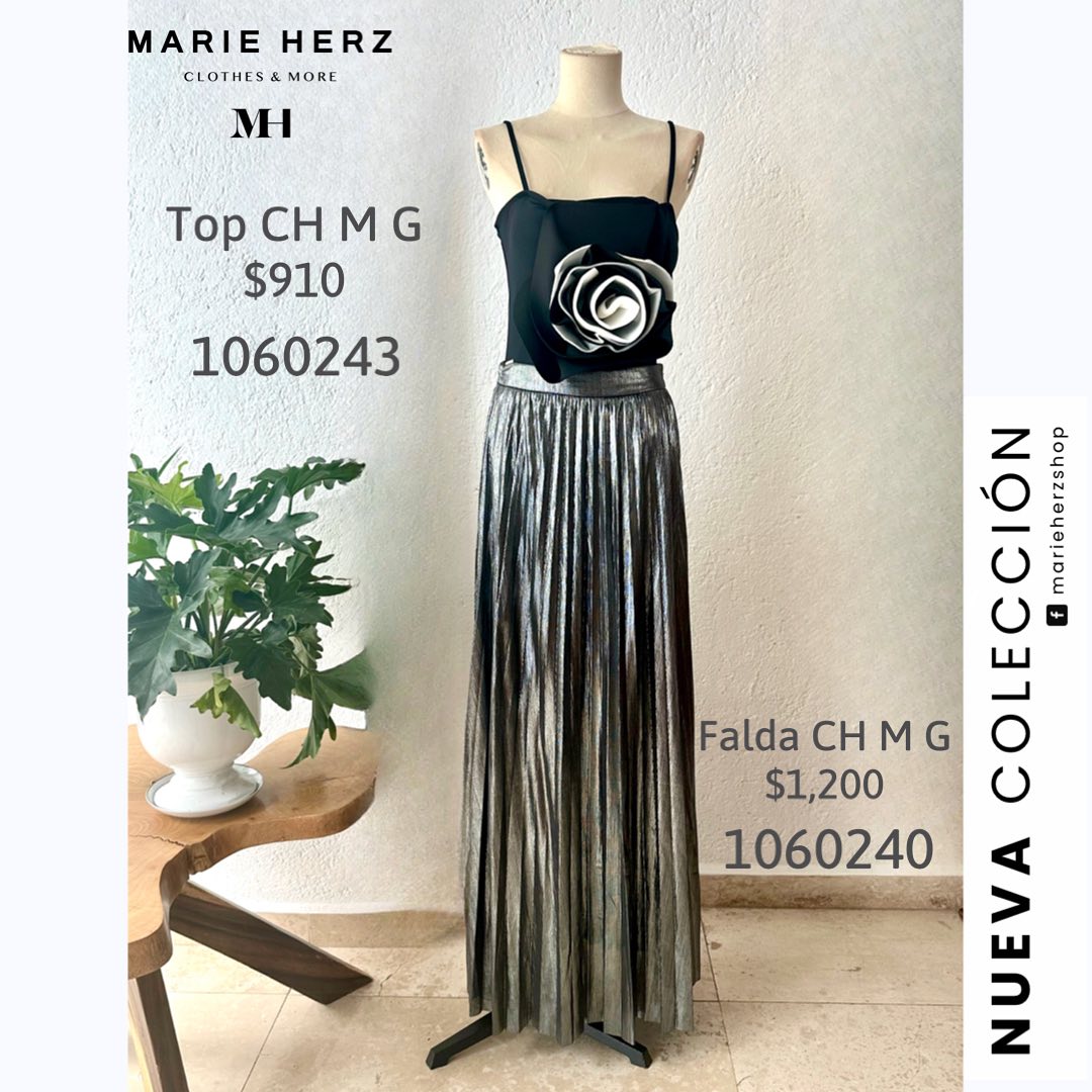 1060243 Pantiblusa flor b/n