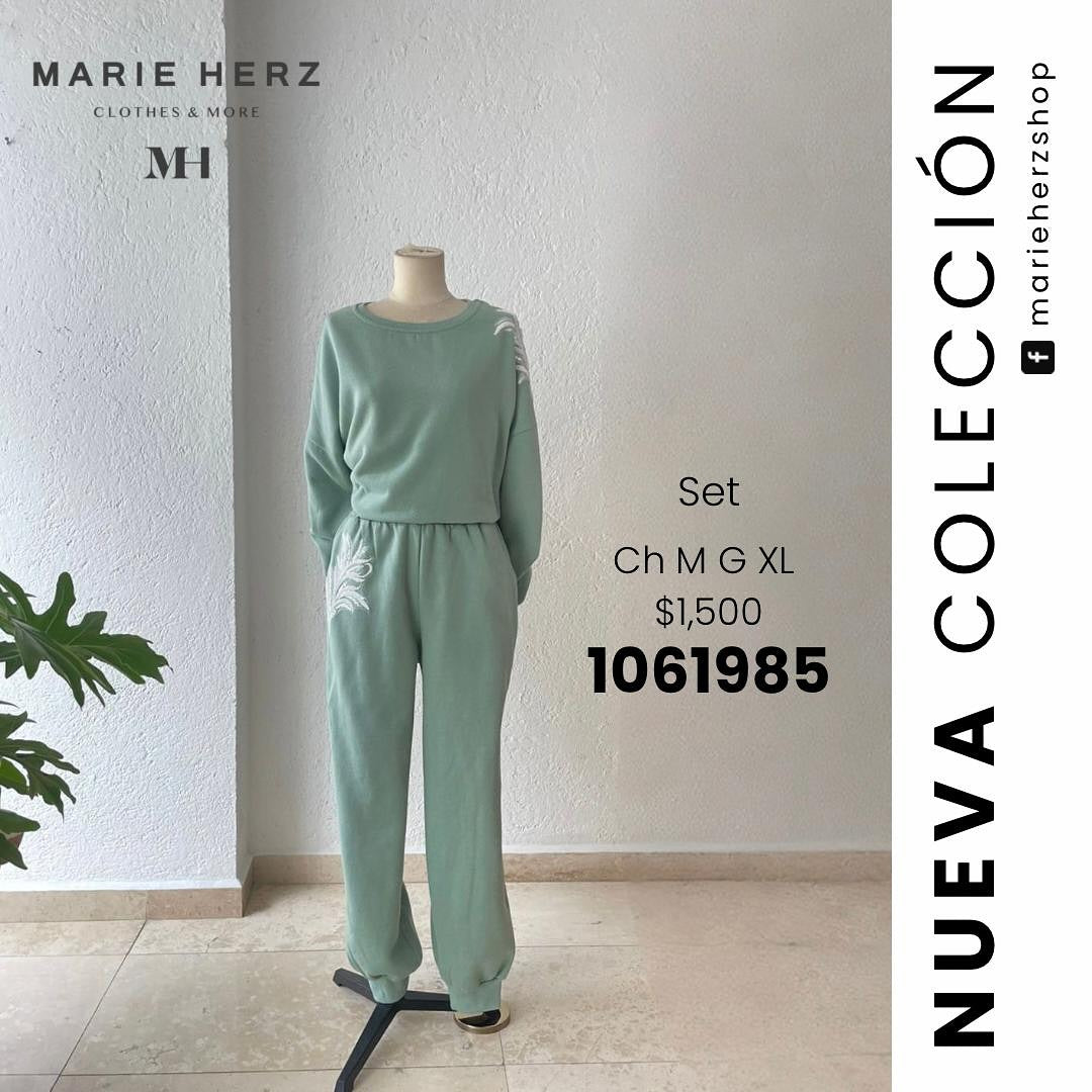 1061985 Set verde menta
