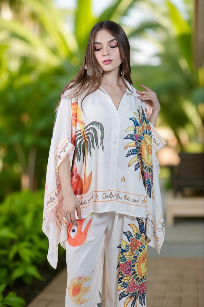 1063594 Set beige estampado colores UT