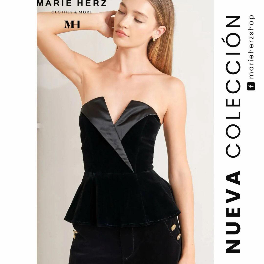 1064283 Blusa straplesss terciopelo negra