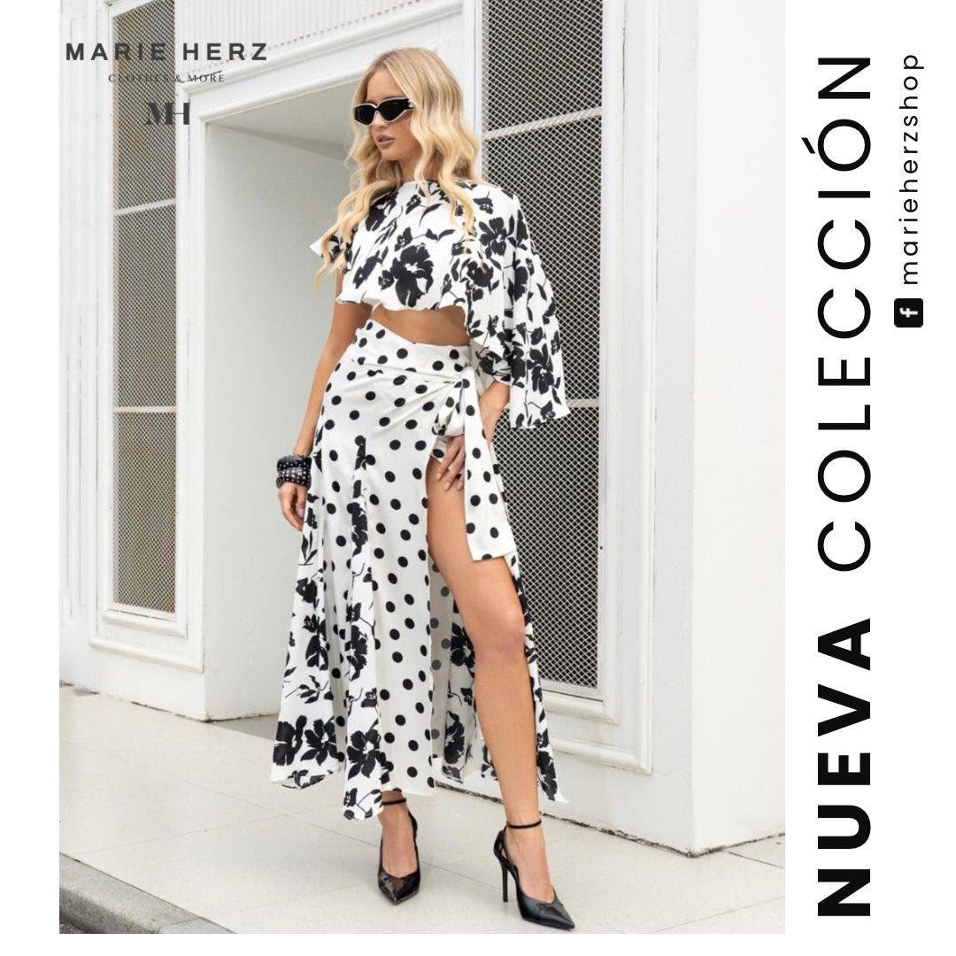 1064837 Set blusa y falda puntos