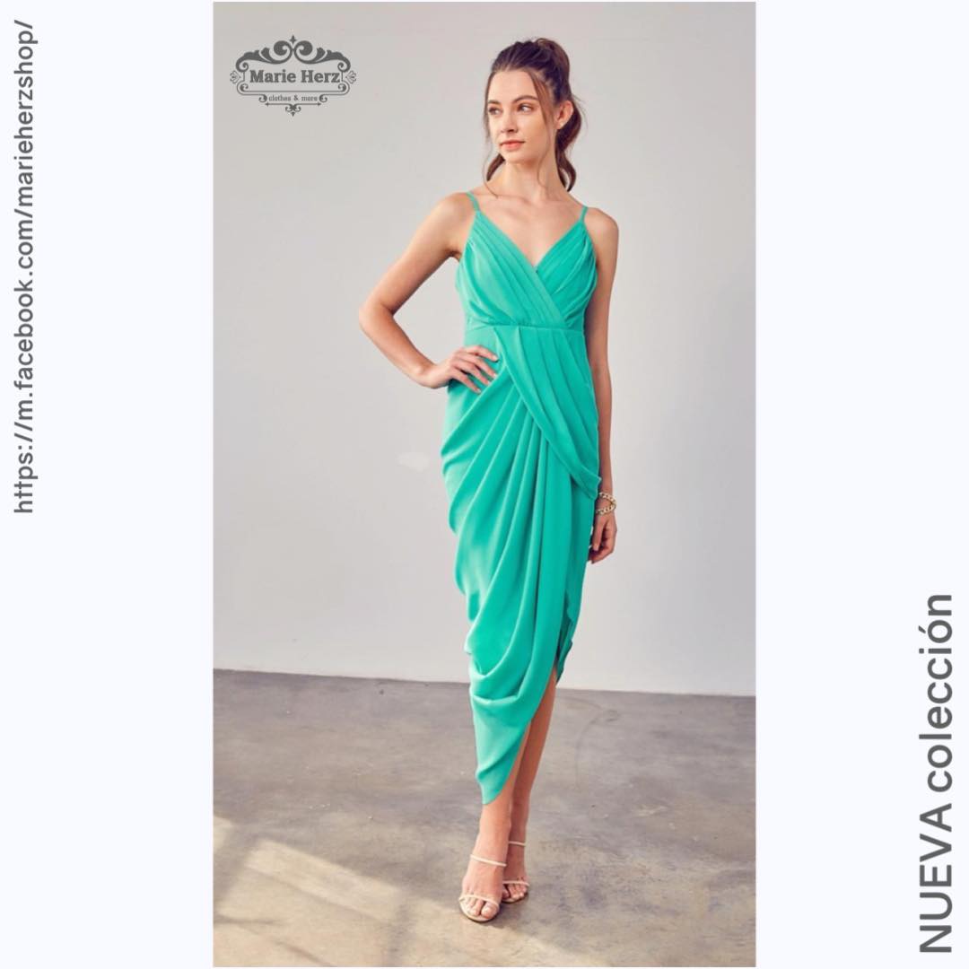 1058631 Vestido verde tirantes