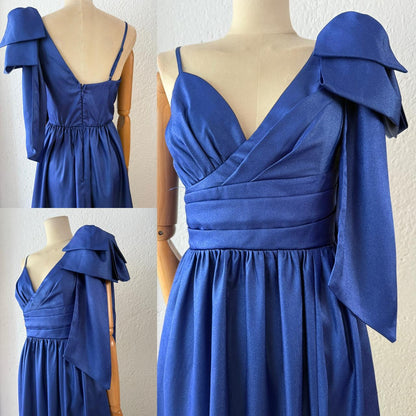 1063030  Vestido azul rey moño