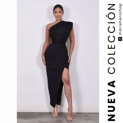 1063566  Vestido licra hombro negro