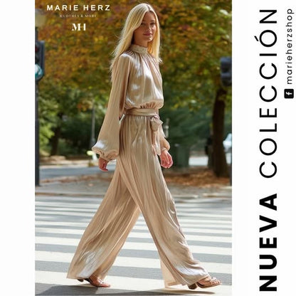 1063914  Jumpsuit Satín dorado