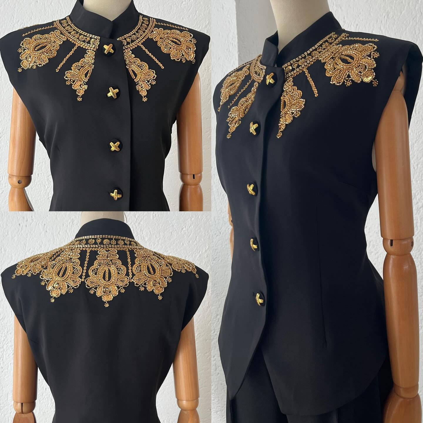 1064215  Blusa aplicaciones doradas