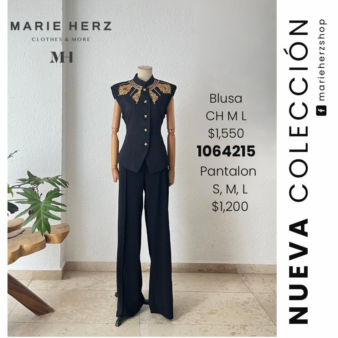 1064215  Blusa aplicaciones doradas