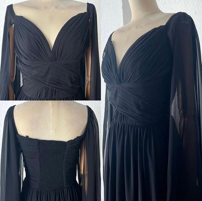 1064255  Vestido negro capa