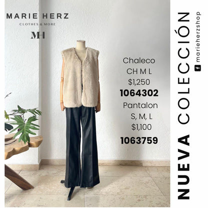 1064302  Chaleco fur beige