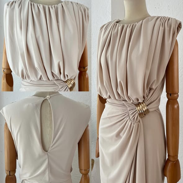 1064877  Vestido beige nudo
