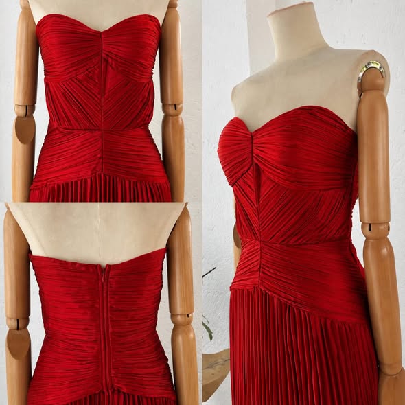 1064920  Vestido rojo corset tablas