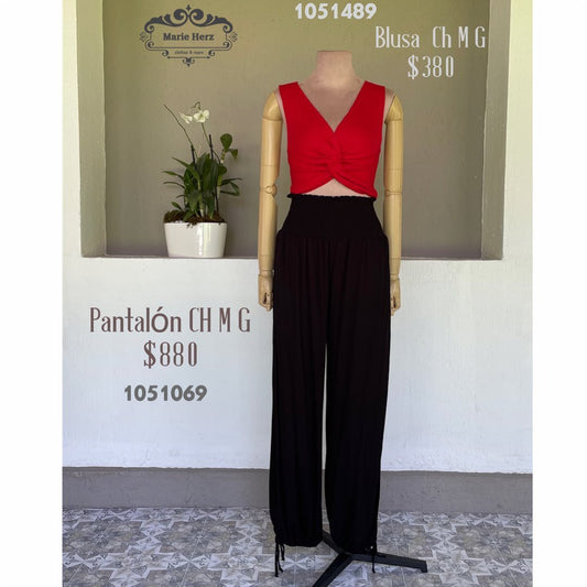 1051489  Croptop punto rojo