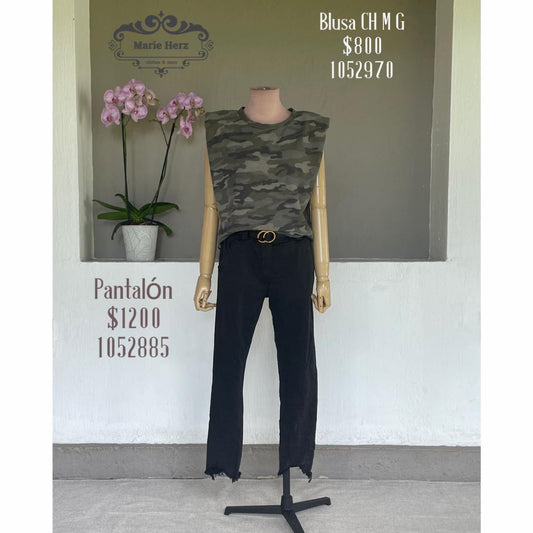 1052970  Blusa hombreras camuflaje